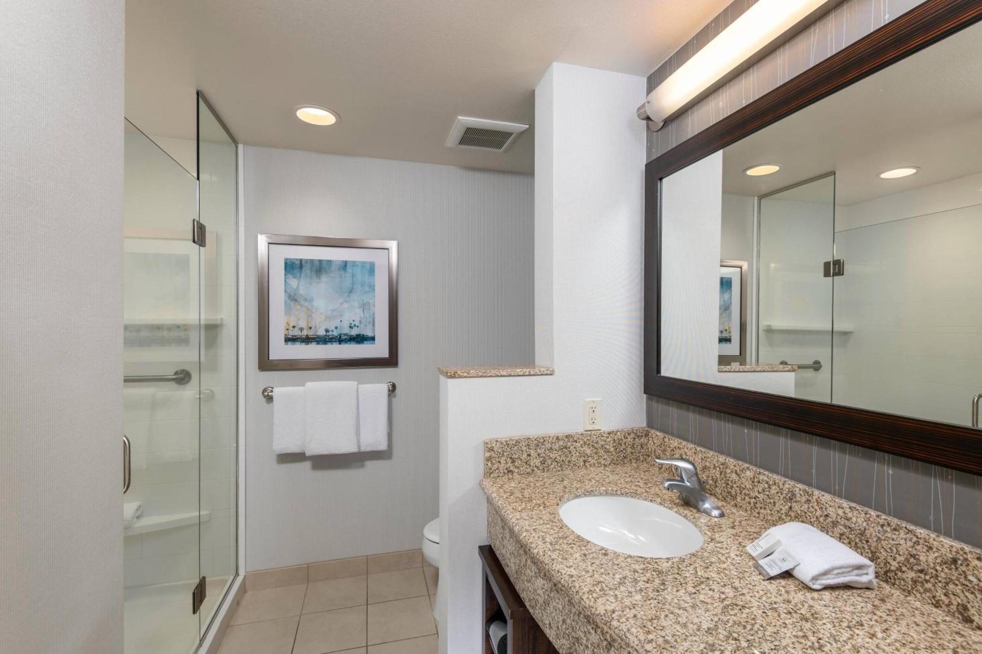 Courtyard By Marriott San Diego Oceanside Dış mekan fotoğraf