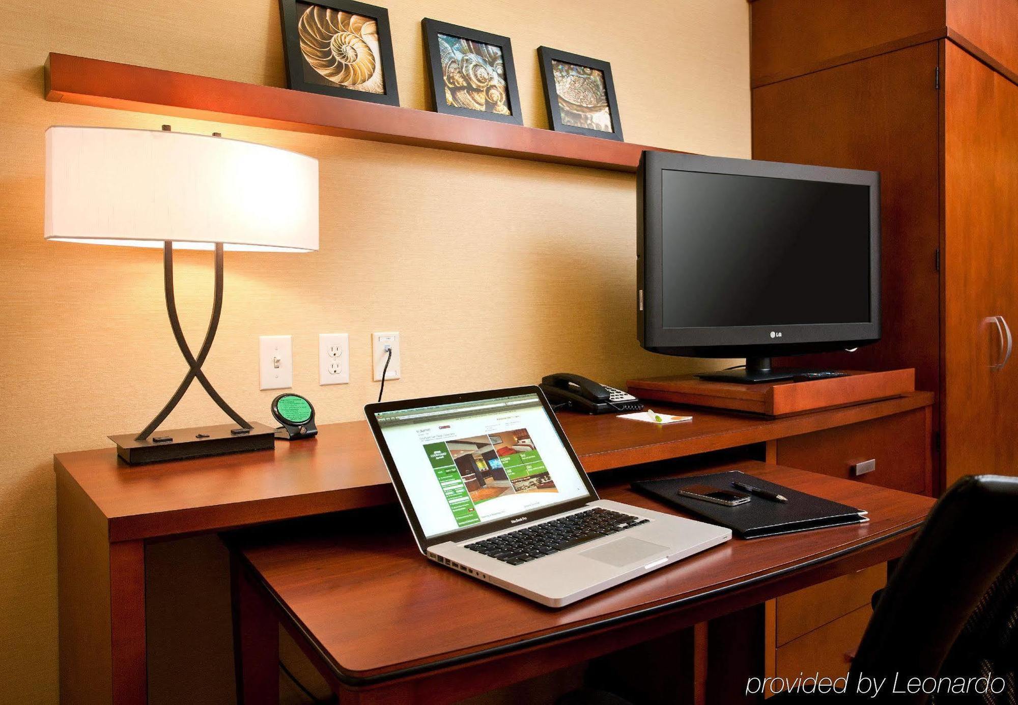 Courtyard By Marriott San Diego Oceanside Konforlar fotoğraf